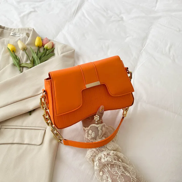 Buckle chain handbag