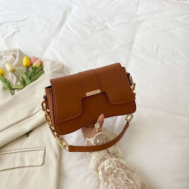 Buckle chain handbag